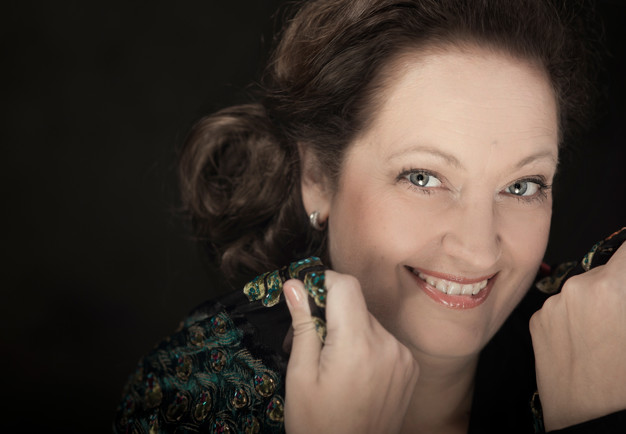 Stor grupp med musiker. Fotografi.